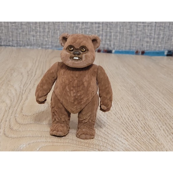 Star Wars Ewok Wicket 10cm Collectible Action Figure Pre-owned No ACCESSORIES - Picture 1 of 4